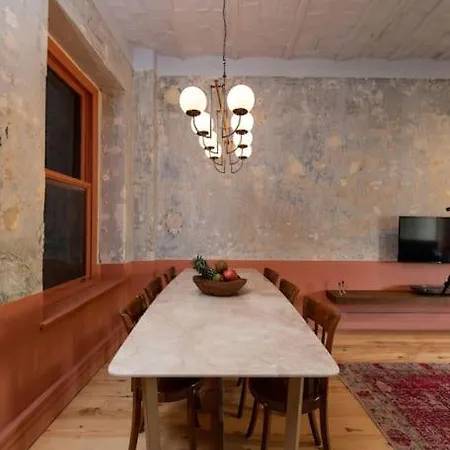 Daire Penelope's Loft - Just Renovated 5br In Centre İstanbul